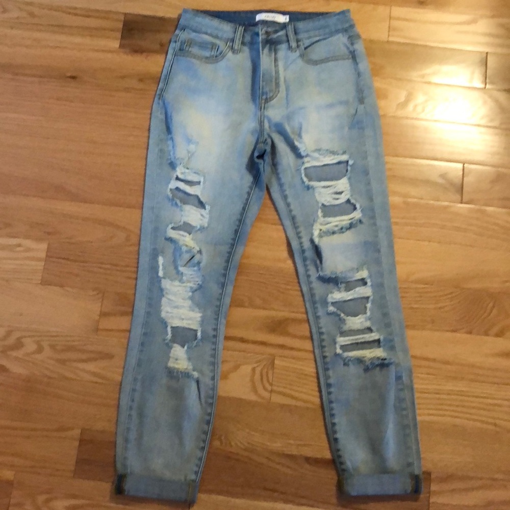 New W/Out Tags Cello ripped jeans!